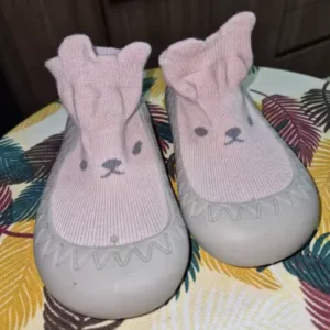 Obdrželi jsme dětské první chodící boty typu Slip-On Sock od zákaznice M****a.