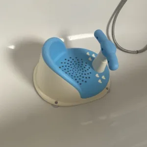 Zákazník D**a obdržel Dětskou koupací sedačku proti skluzu.