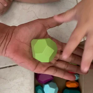 Obdrženo 18ks dřevěných skládacích kamenů Balancing Stones od zákazníka M***e.