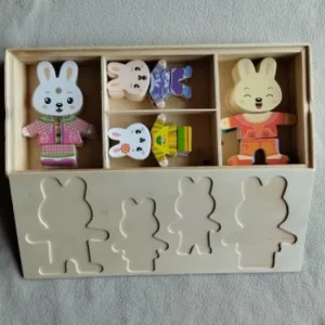 Obdržená dřevěná sada puzzle na převlékání od zákazníka P****n.