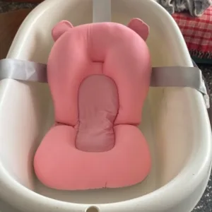 Obdržená podpěrná podložka pro dětskou vanu od zákazníka T****e.