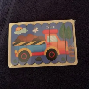Obdržené 3D dřevěné pruhové kreslené puzzle od zákazníka A***a.