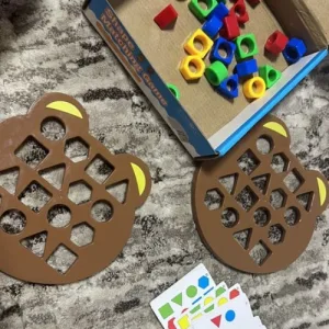 Obdržené puzzle hračky na shodu tvarů a barev od zákazníka L***n.