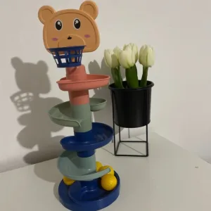 Přijato Montessori Rotující dráha s kuličkou od zákazníka R****l.