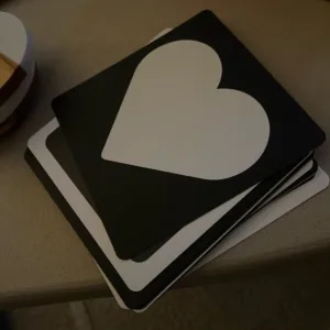 Zákazník L****e obdržel černobílé karty pro rozvoj kontrastního vidění.