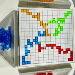 Čtvercová desková hra Blokus pro 4 hráče obdržená od zákazníka D****y.