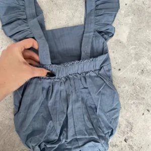 Customer K***a sent us a picture of a sleeveless overall for girls.
