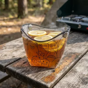 Skládací venkovní pikniková miska a vyskakovací kelímek s patentky